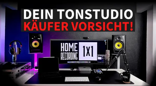 Ein **home studio akustik** Setup mit Monitor, Mikrofon, Kopfhörern und Lautsprechern. Warnung: "DEIN TONSTUDIO KÄUFER VORSICHT!