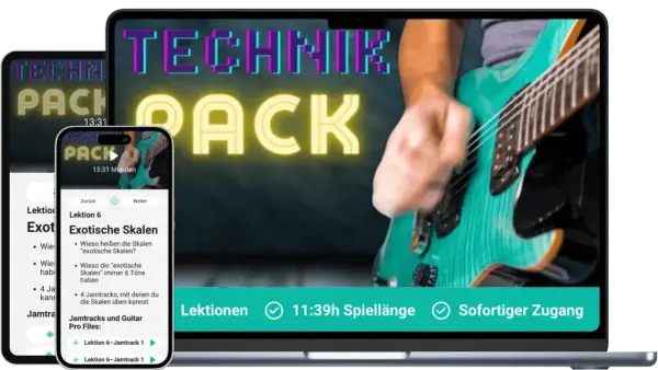 Ein Mann spielt Gitarre, während auf einem Laptop und Handy "Technik Pack" leuchtet. Lerne exotische Skalen und übe mit Jamtracks. Hammer on!